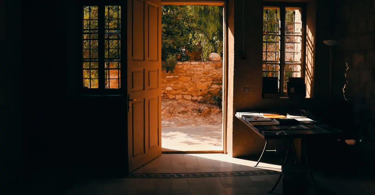 How to Seal Drafts: Effective DIY Techniques