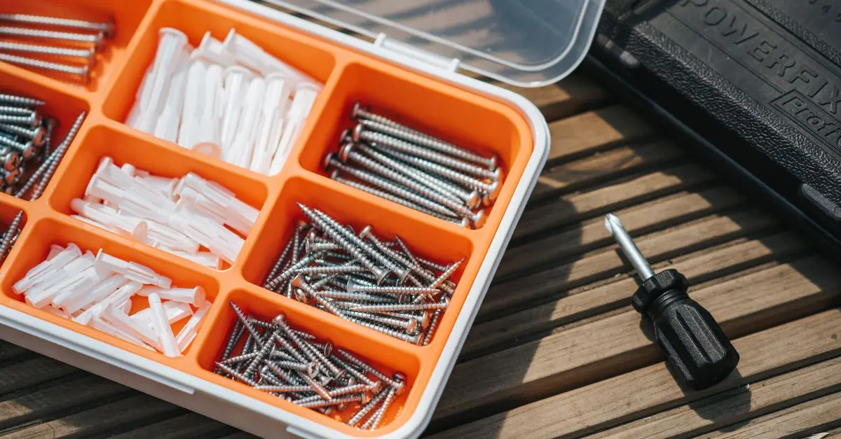 10 Essential Tools Every DIYer Should Own